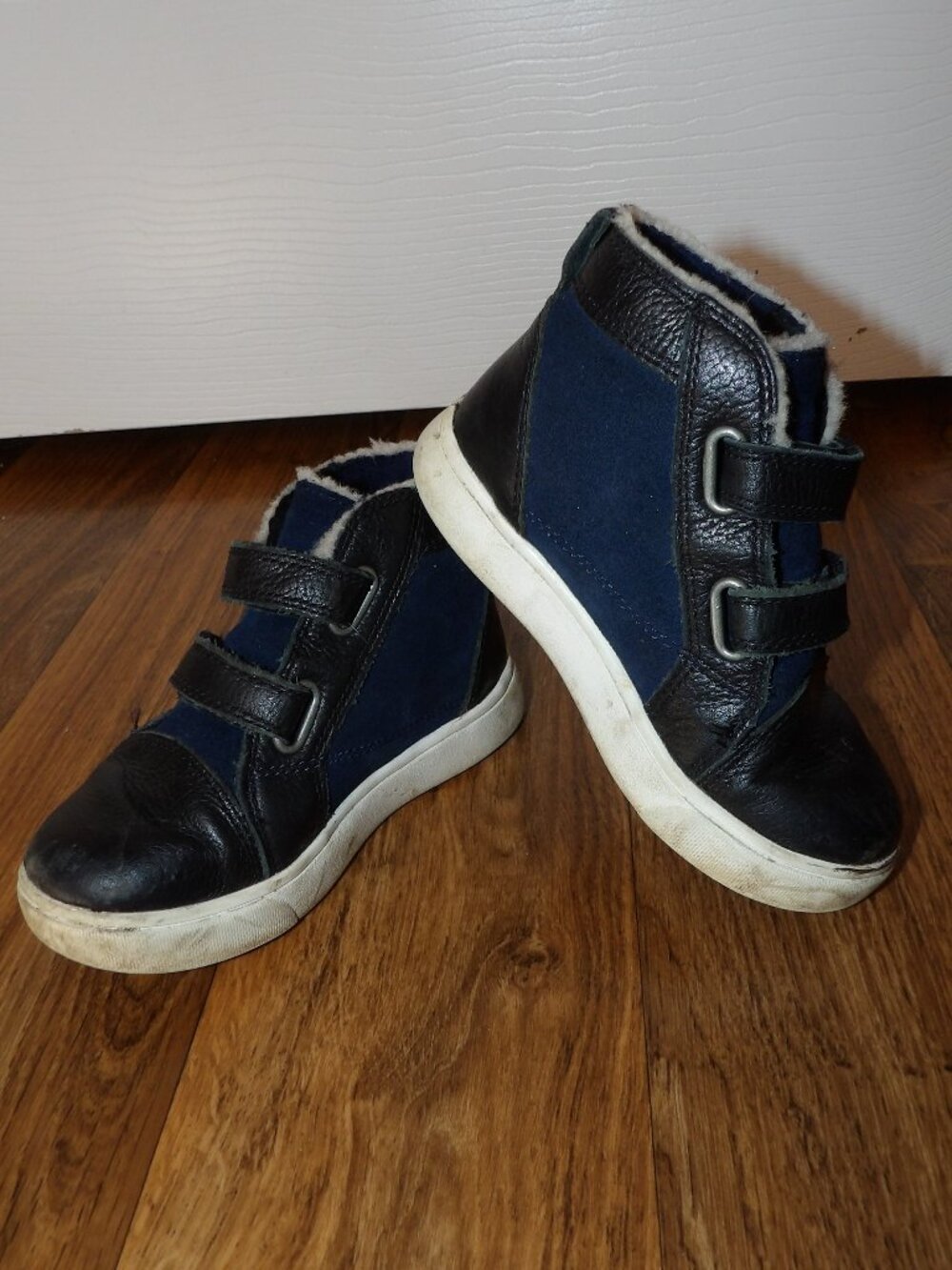 Ugg Kids Rennon II Toddler High Top Hook and Loop Sneakers Size 9